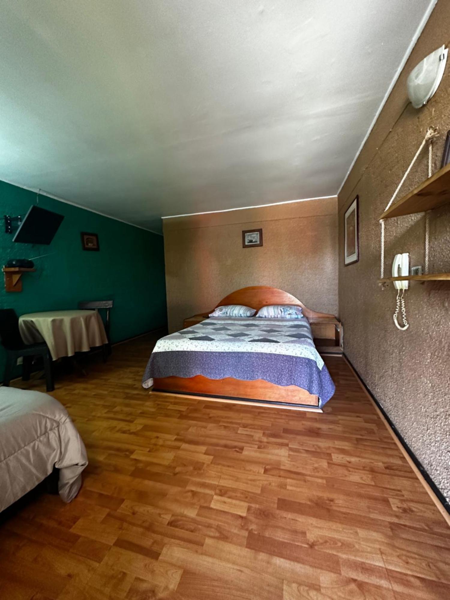 Hostal Colonial *